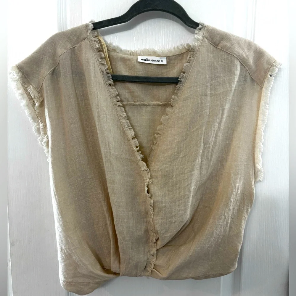 Women's MAKK Fashions Medium Wrap Style Top - Picture 1 of 4
